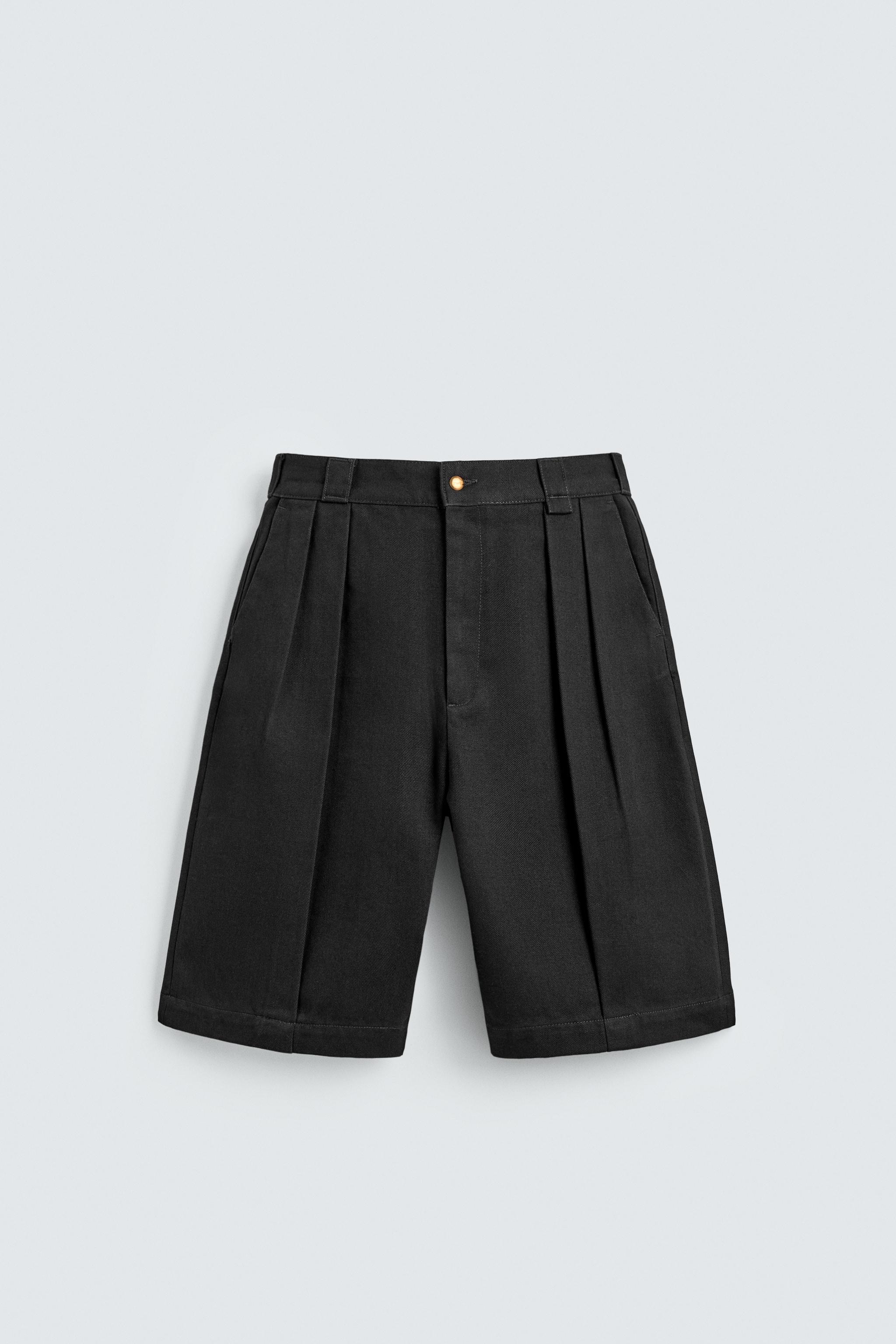 RELAXED FIT PLEATED SHORTS